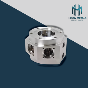 Boîtier usiné en aluminium de haute qualité avec plusieurs ports circulaires et trous filetés pour les systèmes d'automatisation industrielle - Product Image 4