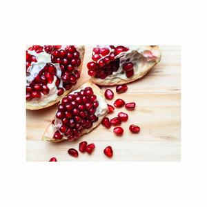 <b>Fresh</b> <b>Pomegranates</b> grown under optimal conditions for the best taste and freshness - Product Image 3