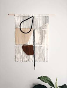 Tapiz bohemio de macramé hecho a mano para colgar en la pared - Product Image 3