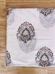 Tissu en coton léger avec impression à la main Sanganeri Buti Design pour la confection de vêtements Tissu de chemise tissé indien doux - Product Image 3