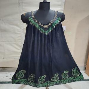 ชุดเดรสลำลองผ้าเรยอนลายบาติกพิมพ์ลายดิจิทัลลายสก็อต ลายดอกไม้ ลายพื้น ลายเพสลีย์ ลายเสือดาว ลายร่ม ระบายอากาศได้ดี แบบต่อผ้า - Product Image 4