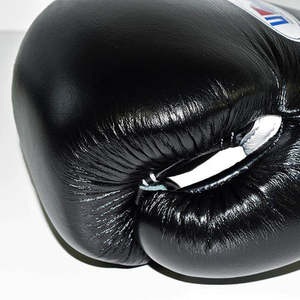 2025 professionnel fabricant formation MMA gants véritable peau de vache gagnant coup de boxe poignées en gros en cuir véritable - Product Image 4