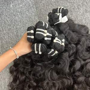 Vente chaude en gros de cheveux humains tisse des paquets Ntaural Wave Body Wave pour les femmes noires avec dentelle transparente - Product Image 3