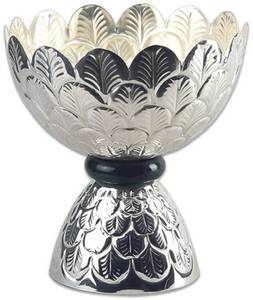 Bol de service en laiton au design élégant avec base pour la maison hôtel restaurant vaisselle de table couleur argent fruits collations bol de service - Product Image 5