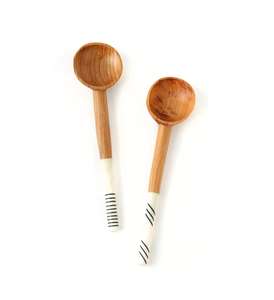 Articles de cuisine en bois de style luxueux Cuillère en bois au design unique pour la cuisine et la table servant une cuillère à nourriture faite à la main - Product Image 3