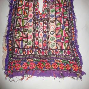 Robe pour femme à la mode gratuite Vintage Afghan Baloch Yoke Mirror Work Patch Broderie Dernier style ethnique Musulman traditionnel - Product Image 3