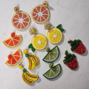 Boucles d'oreilles brodées à la main avec des perles, mignonnes, élégantes, tendance, luxueuses, à la mode, nouveau design par glowin fashion - Product Image 6