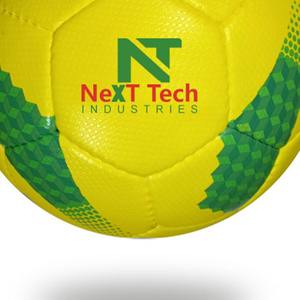 Balón de entrenamiento de fútbol de Next Tech Industries, material de PU para fines de entrenamiento con diseño personalizado y logotipo personalizado - Product Image 5