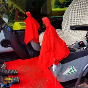 รถขุดตีนตะขาบ Komatsu PC200-8 มือสอง ราคาถูก - Product Image 1