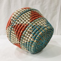 Hoogwaardige, milieuvriendelijke fruitmand van zeegras in mid-century modern stijl, handgemaakt door BaoMinh Artisan uit Vietnam