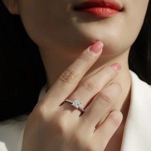 Anillo de compromiso de diamante cultivado en laboratorio de lujo de oro blanco de 14 quilates, Diamante creado en laboratorio de corte princesa para mujer, certificado IGI para boda - Product Image 5