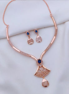 Ensemble de bijoux en diamants américains de qualité supérieure Collier et boucles d'oreilles de créateur pour les mariées et les célébrations Look de diamants avec un éclat brillant - Product Image 2