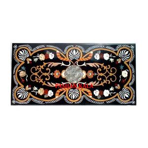 Belle table de salle à manger indienne de meilleure qualité, faite à la main, en marbre noir incrusté, pour la décoration intérieure et les cadeaux d'affaires. - Product Image 1