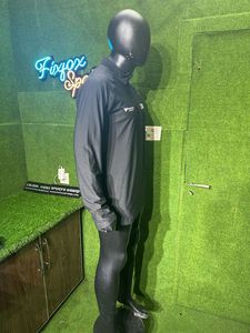 Camisetas personalizadas para hombre Diseño en blanco con logo 1/4 Zip Top Loose fit Casual 100% algodón Impreso Camiseta de manga larga para hombres - Product Image 5