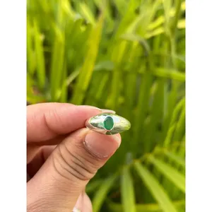 925 <b>Silver</b> Natural Oval <b>Emerald</b> <b>Ring</b> Elegant Bezel Setting for Gift Occasions - Product Image 1