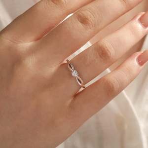 Anillo de Promesa Jeulia de Dos Tonos con Corte Redondo para Mujer - Product Image 5