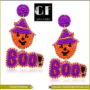 Vente en gros Accessoires de Noël pour Halloween Boucles d'oreilles pendantes en forme de crâne de citrouille en diamant Boucles d'oreilles créoles géométriques en inde en perles - Product Image 2