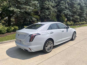 Usado 2021 Ca-dil-lac Pre-mium Lu-xury - Product Image 6