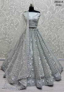 Partywear Lehenga Choli Fabriqué Avec Séquence Et Motif Travail - Product Image 4