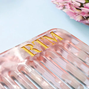 หวีเรซิ่นมืออาชีพสำหรับช่างตัดผม ใช้สำหรับจัดแต่งทรงผมในร้านเสริมสวย วัสดุเรซิ่นคุณภาพสูง - Product Image 1