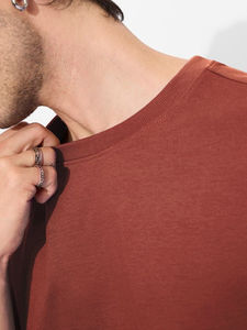 Camiseta de Cuello Redondo para Hombre, Estampado Gráfico, Corte Regular, Secado Rápido, Transpirable, Hecha en Pakistán, Venta al Por Mayor - Product Image 4