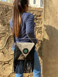 Nouveau Style occidental cheveux sur cacher fourrure daim cuir frange sac haute qualité Boho femmes fourrure cuir Unique moyen Concho frange sacs - Product Image 3