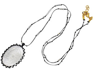 Collier pendentif en quartz en cristal naturel fait à la main, cadre de forme ovale à la mode, breloque en laiton, pierre précieuse unique - Product Image 4