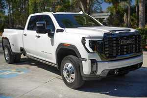 Perfectamente mantenido 2024 G M C Sie RRA 3500HD Denali Ultimate Crew Cab 4x4 Duramax Turbodiesel V8, 4WD, ruedas traseras dobles - Product Image 6