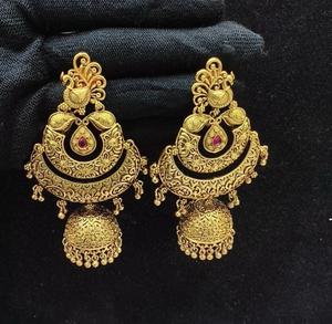 Pendientes de Estilo Tradicional con Acabado Antiguo Chapados en Oro de Primera Calidad, Colecciones para Bodas para Mujeres y Niñas - Product Image 2