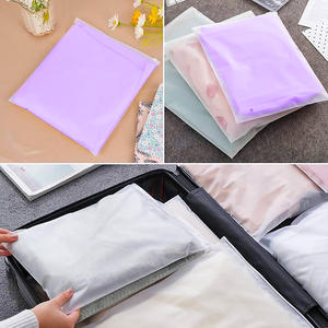 חם מוכר מט קפוא cpe zipper עם לולר לוגו מוברש מותאם אישית שקיות פלסטיק עבור אריזת בגדים - Product Image 4