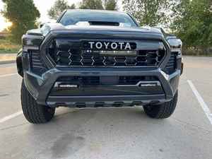 2024 T o y o t a T a C o m a TRD Pro Double Cab 4X4 329 Millas, Turbo Hybrid 4 Cilindros stock Listo para envío ahora - Product Image 2