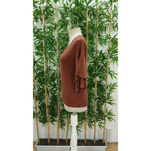 Blusa de viscosa de manga corta con cuello en V para mujer, 35663 - Café - Product Image 4