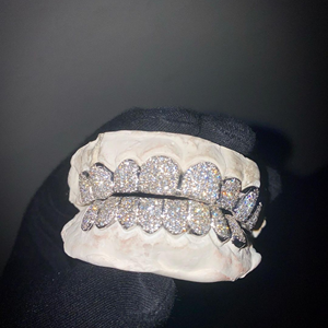 ฮิปฮอปที่กำหนดเอง925เงินฟัน grillz เย็นออก Moissanite เพชร grillz ฟันเงินเครื่องประดับราคาที่ดีที่สุด - Product Image 4