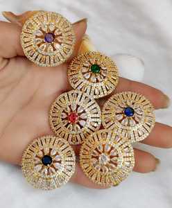 แหวนเซอร์โคเนียทรงลูกบาศก์ตัดรูปดาวสำหรับผู้หญิงประดับสีทองและสีเงินเป็นประกายสำหรับสวมใส่ในชีวิตประจำวัน - Product Image 4