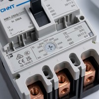 Disjoncteur triphasé à trois fils 4P Chint NM1-250S/3300 200A avec boîtier en plastique