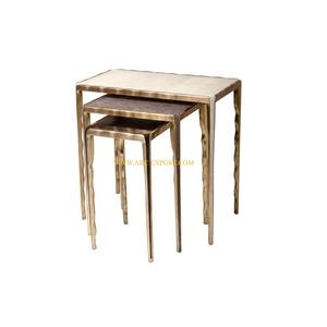 Latón macizo diferentes tamaños oro pulido mesas anidadas atractivo recién llegado Hogar y oficina Mesas de esquina conjunto de 3 muebles - Product Image 1