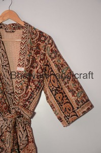 เสื้อกิโมโน Kantha พิมพ์ลายดอกไม้สำหรับผู้หญิงทำด้วยมือเสื้อโค้ทสำหรับปาร์ตี้เสื้อแจ็คเก็ตผ้าใบชายหาดหรือฤดูหนาว - Product Image 3