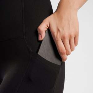 Leggings noirs radieux taille haute sans couture, sport et décontracté, taille XL, en tissu tricoté respirant (Nylon & Spandex) avec logo imprimé - Product Image 5