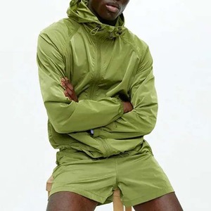 Ensemble veste et short coupe-vent personnalisé deux pièces Streetwear Ensemble de survêtement coupe-vent en polyester et nylon avec fermeture éclair Couleur unie - Product Image 3