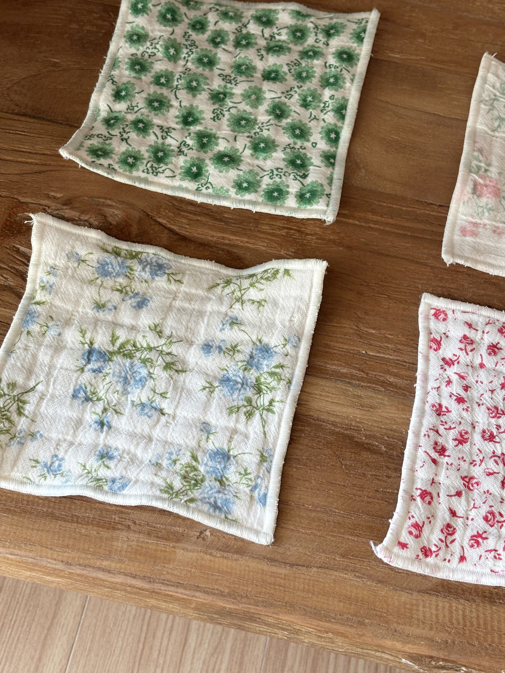 ดอกไม้ (สีเขียว)