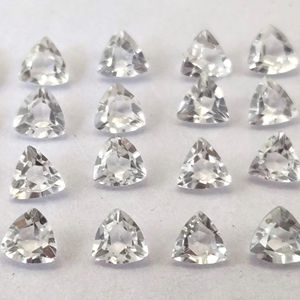 โทแพซสีขาวธรรมชาติ 5 มม. ทรงทริลเลียน เจียระไนคุณภาพสูง - โทแพซสีขาวคุณภาพเยี่ยมแบบเม็ดเดี่ยว - Product Image 1