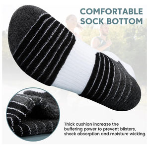 Calcetines deportivos impresos personalizados Calcetines deportivos con logotipo OEM Material transpirable y duradero para uso en entrenamiento - Product Image 3