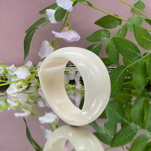 Bracelet en résine noir et nouveau design Bracelets en résine Déclaration réglable pour les filles Bracelet en résine à vendre - Product Image 1