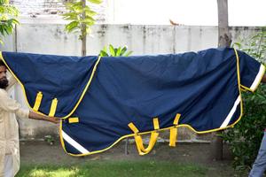 Tapis de cheval d'été bleu marine avec garniture jaune style de participation - Product Image 2