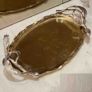 Plateau de service en métal fait main de luxe avec poignée en feuille Plateau décoratif rectangulaire pour table à manger Cadeau de décoration pour la maison - Product Image 3