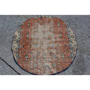 Alfombra Turca Vintage Ovalada Grande de 3.6 x 3.6 pies, Diseño Clásico Rojo Beige con Patrón Abstracto de Patchwork, Lana Ecológica y Látex de Pelo Medio - Product Image 1