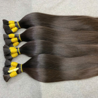 Cabello humano a granel Cabello humano Materia prima Blanqueamiento Rubio #60, #613 Calidad superior sin procesar Cutícula completa Cabello virgen Remy