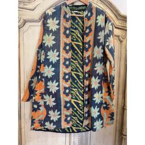 Veste vintage réversible Kantha pour femme, blazer rétro à motif tournesol, tissu matelassé, col mandarin, rembourrage en coton - Product Image 2