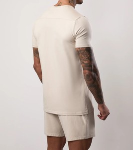 Venta al por mayor de camisetas y conjuntos cortos Cuello redondo Manga corta Slim Fit Deportes y arruinar la ropa de verano Personaliza tu propio diseño - Product Image 3