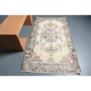 Alfombra turca clásica vintage beige marrón 3,7x6,7 pies lana hecha a mano con respaldo de látex patrón de retazos rectangulares para cabecera - Product Image 1